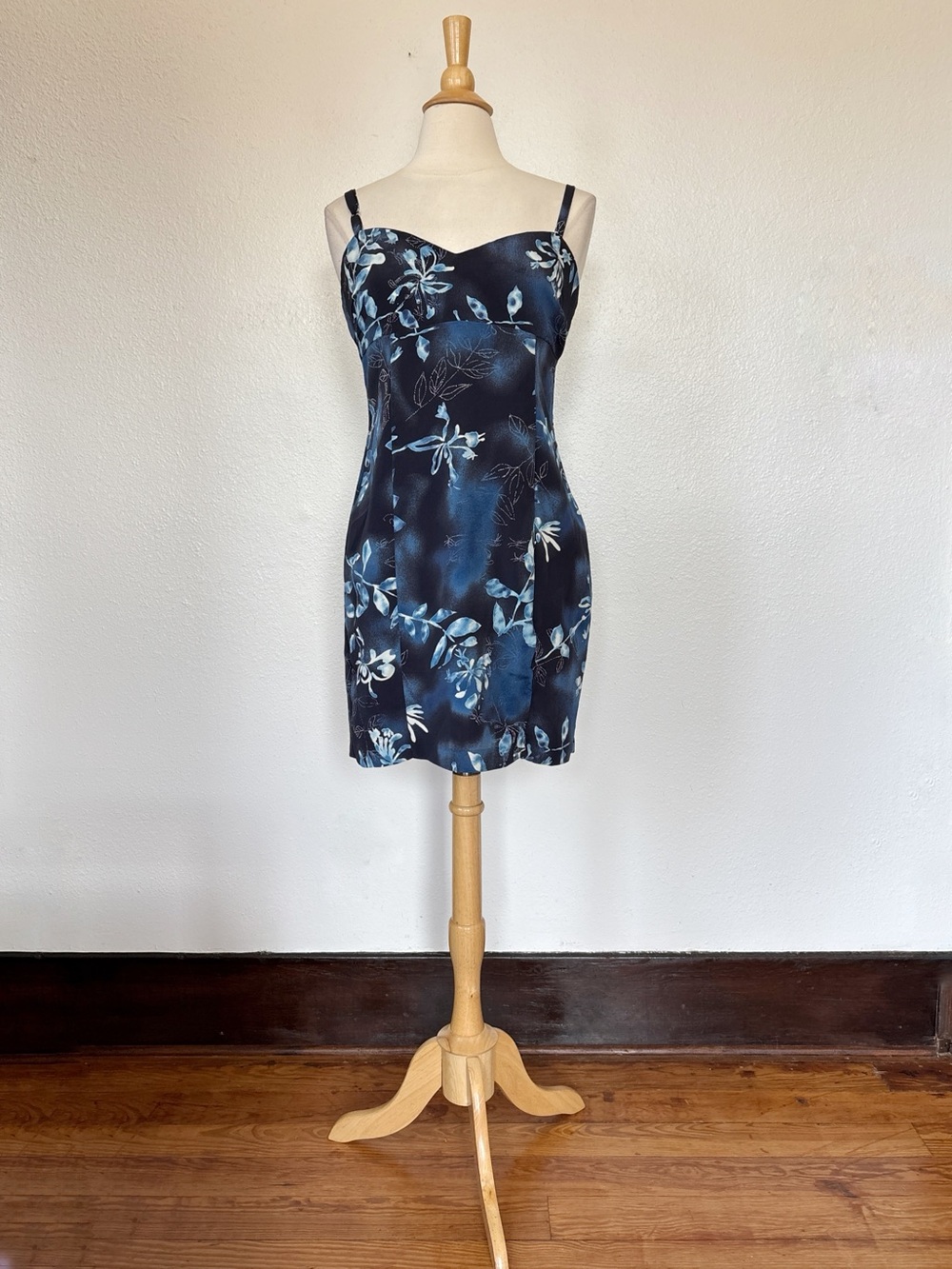 Vintage Blue Floral Sleeveless Sheath Dress